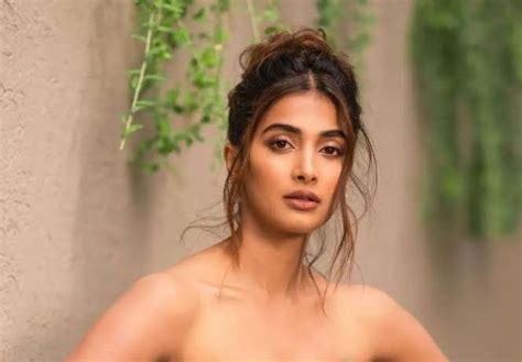 pooja hegde xxx|Pooja Hegde Has Hardcore sex with her bf